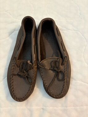 Minnetonka Women's Moosehide Classic Size 91/2